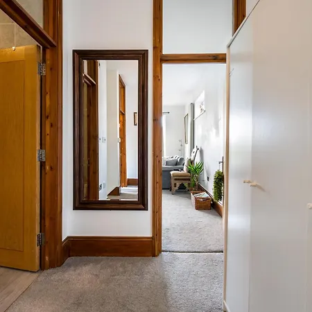 Modern 2 Bedroom Apartment In Mitcham, London Exterior photo