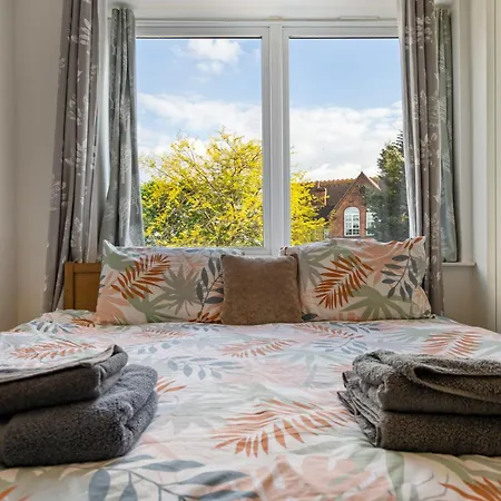 Modern 2 Bedroom Apartment In Mitcham, London Exterior photo