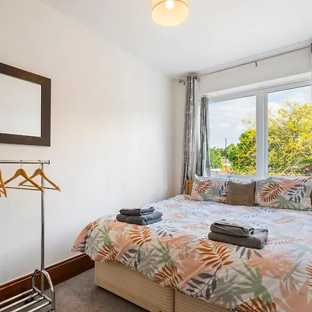 Modern 2 Bedroom Apartment In Mitcham, London Exterior photo