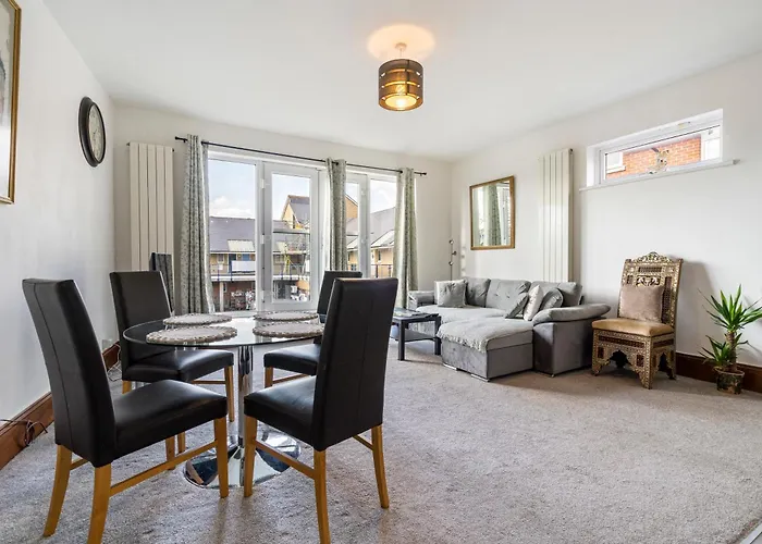 Modern 2 Bedroom Apartment In Mitcham, London