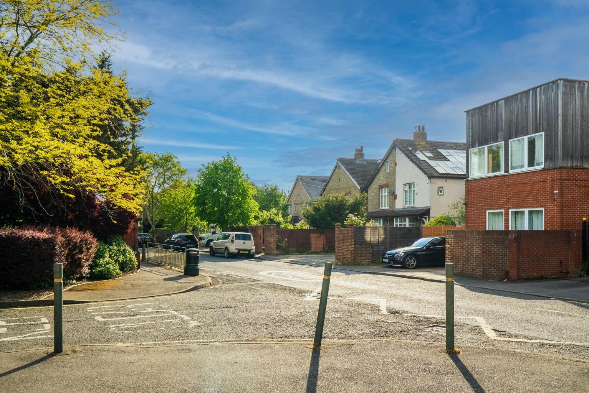 Modern 2 Bedroom In Mitcham, London Apartment Mitcham