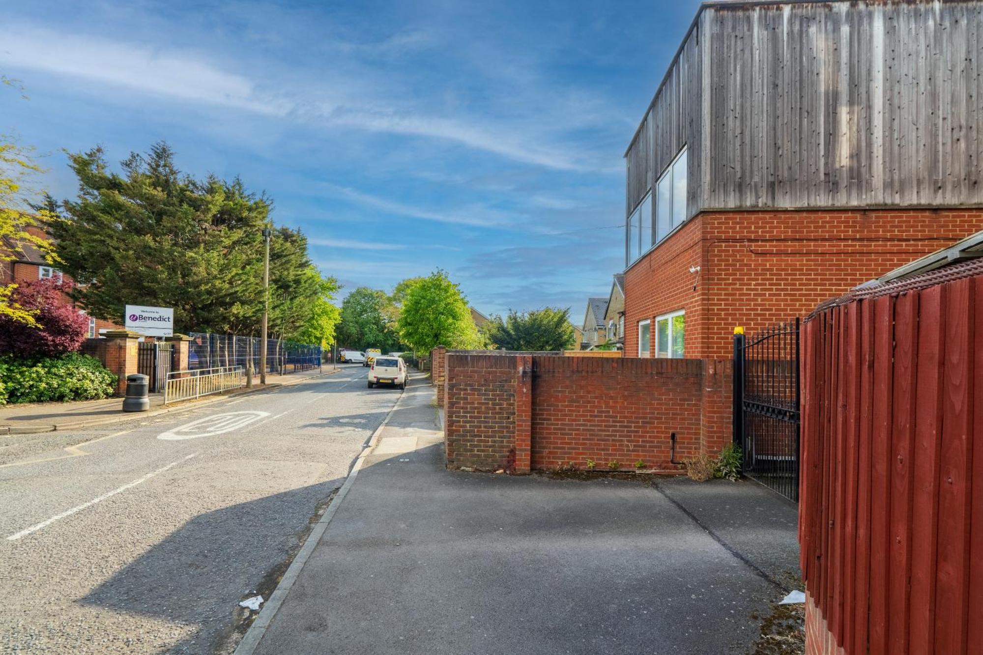 Apartment Modern 2 Bedroom In Mitcham, London *