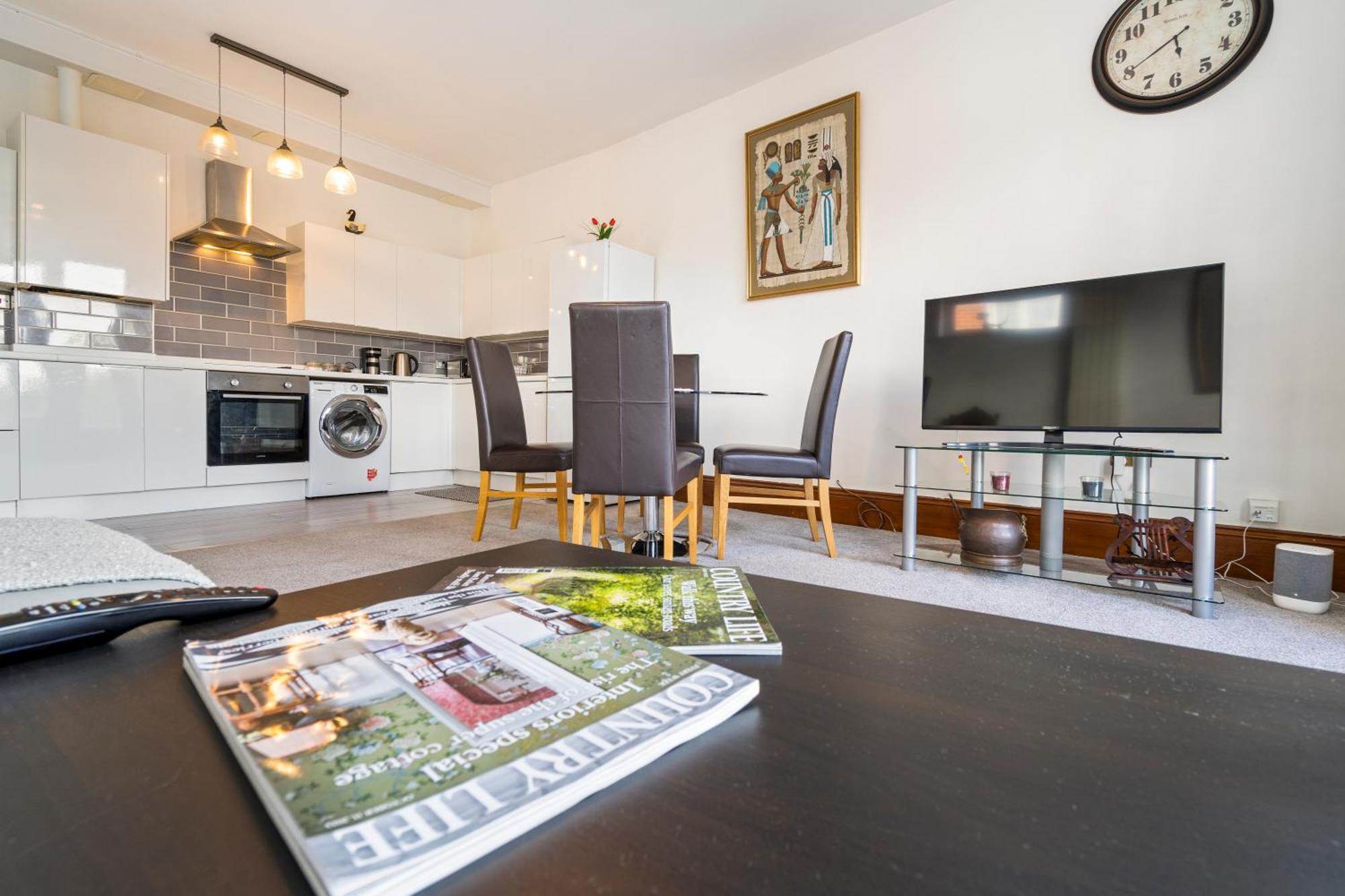 Modern 2 Bedroom In Mitcham, London