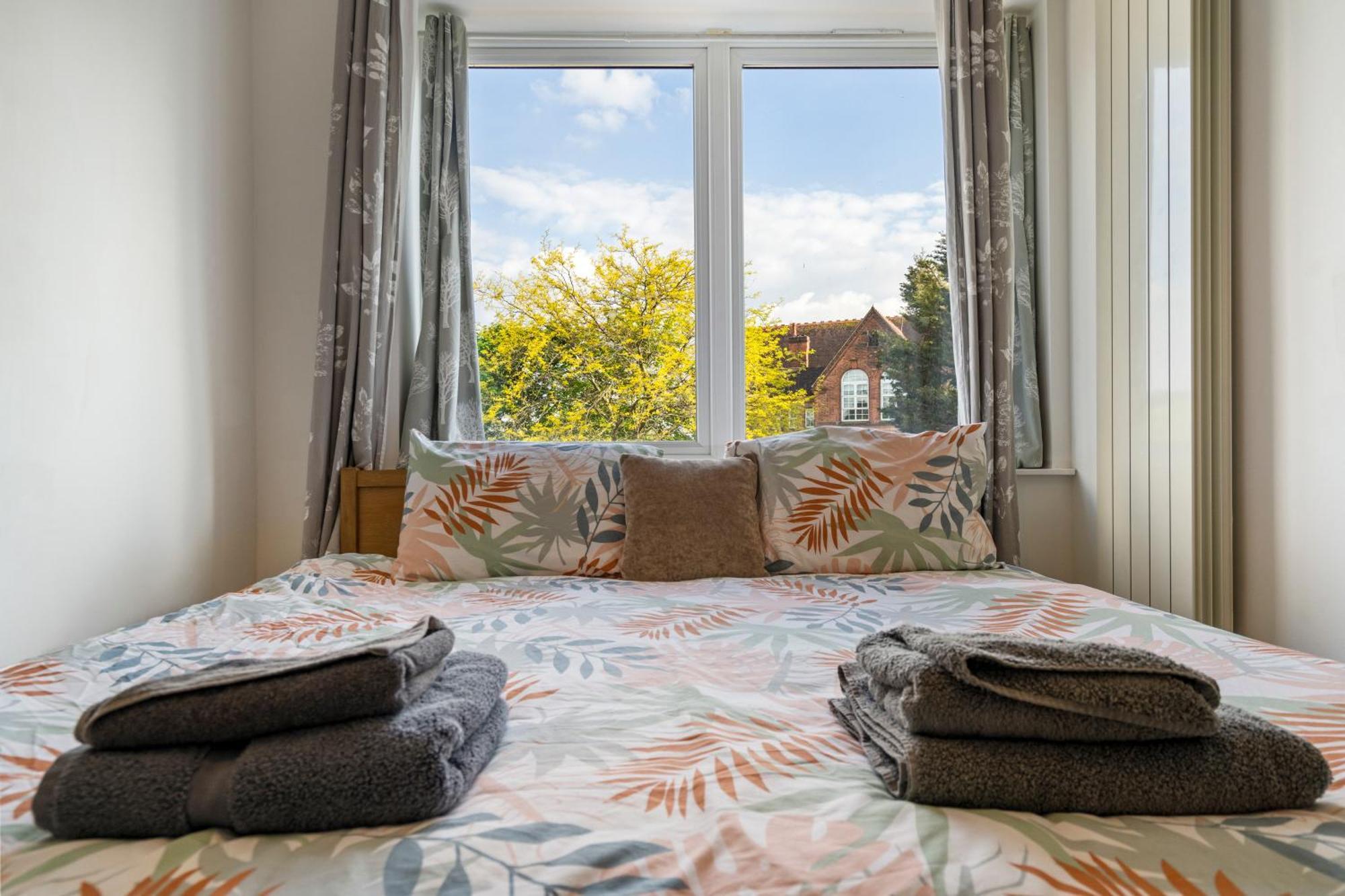 Modern 2 Bedroom In Mitcham, London